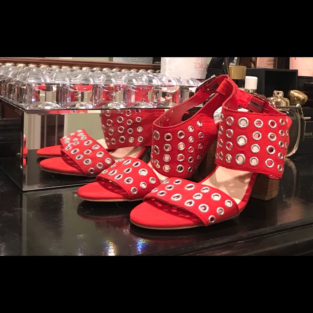 Red sandals - Picture 4 of 5